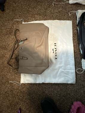 Coach Turnlock Large Leather Tote Bag